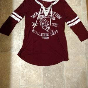 Maroon quarter length sleeve white tie up shirt